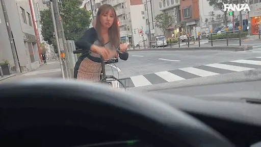 路地裏の制裁部屋【debz009:りおっち】流川莉央のエロGIF[素人マニア]