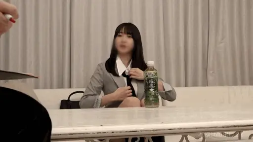 施術台での密着プレイ【mtgg002:みなと区さん】依本しおりのエロGIF[素人マニア]