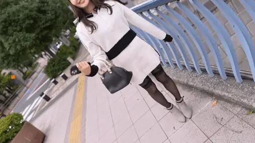 踏みつけの電マ責め【simp016:メル】佐藤愛瑠のエロGIF[素人マニア]