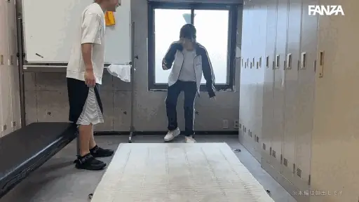 部活終わりの女子マネ【smub036:ももちゃん＆みこちゃん】小島みこ 白石もものエロGIF[素人マニア]