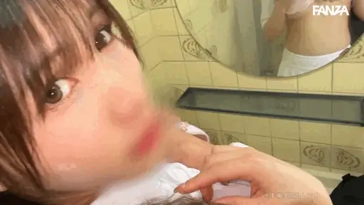 部活後の濡れ制服【smub060:さやかちゃん】南條彩のエロGIF[素人マニア]