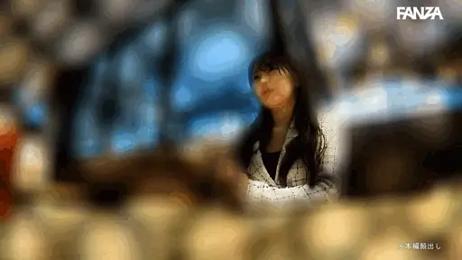 ブランド品を守る絶叫【pai077:なこちゃん】瀬戸ひなこのエロGIF[素人マニア]