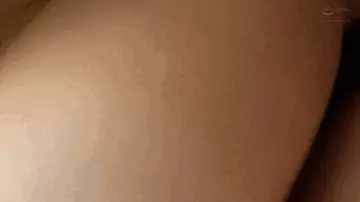 エスカレーターのパンチラ【shinki082:C82ちゃん＆A82ちゃん】ーのエロGIF[素人マニア]