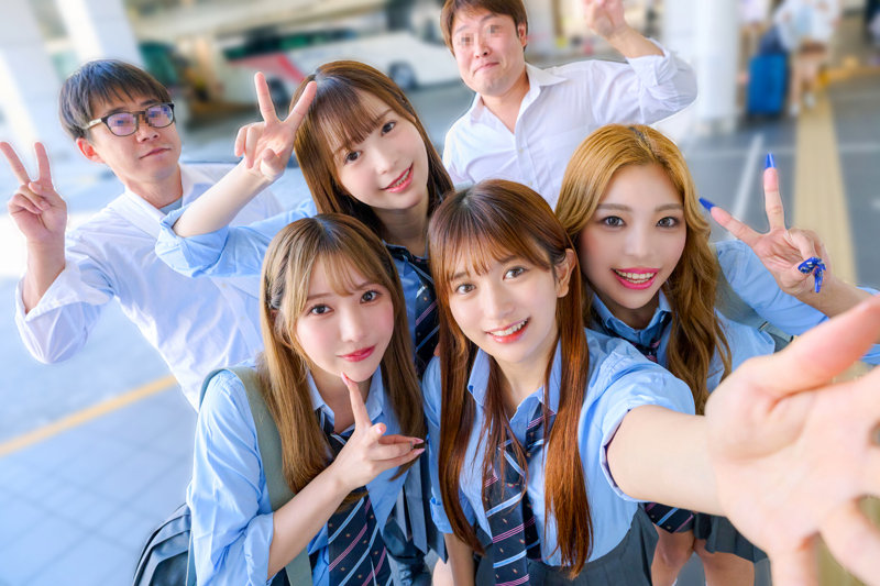 魔性笑みの騎乗位【deaa026:りお＆ひなた＆かりん＆ゆい】北岡果林 天馬ゆい 柚木ひなた 流川莉央のエロい画像1[ヌケる無料エロ動画【FANZA素人】]