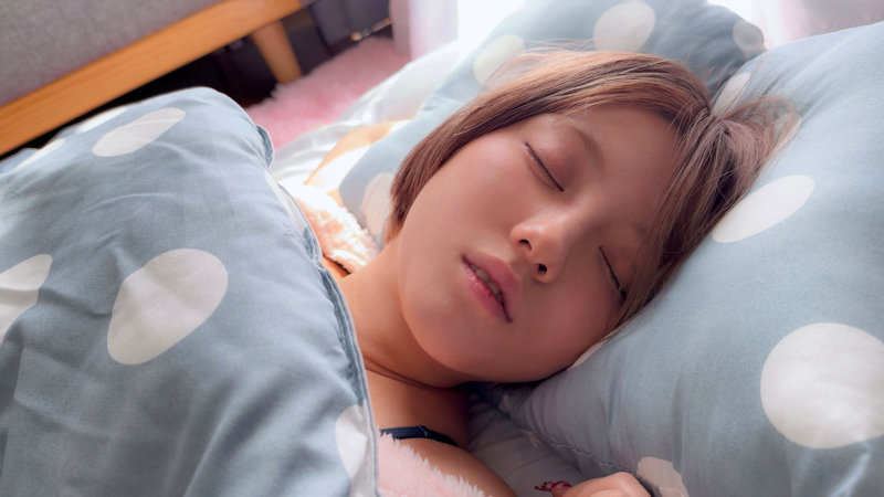 妹の寝顔撮影【debz025:みかん】小鈴みかんのエロい画像2[ヌケる無料エロ動画【FANZA素人】]