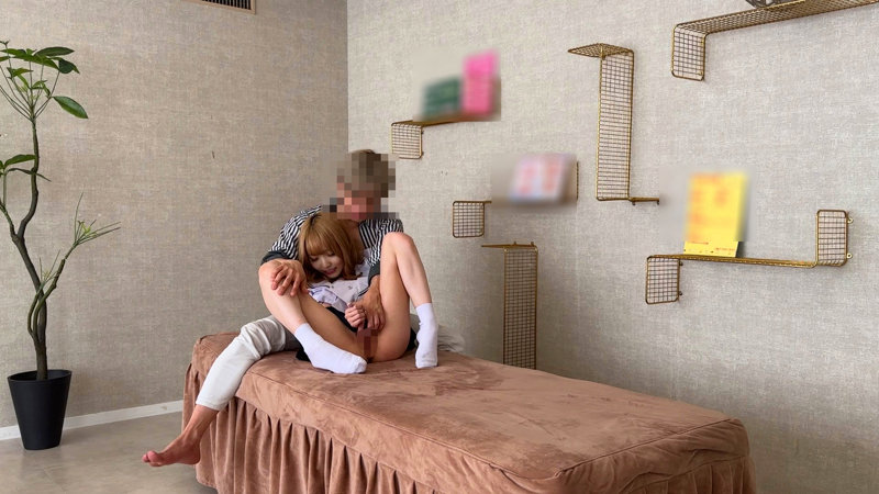 制服膝枕プレイ【fuyu080:No.1 スレンダーちゃん】藍瀬ミナのエロい画像1[ヌケる無料エロ動画【FANZA素人】]