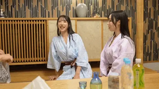 温泉旅館の野球拳【simw005:ゆいか＆ほのか】小野坂ゆいか 藤川乃風のエロいGIF画像[ヌケる無料エロ動画【FANZA素人】]
