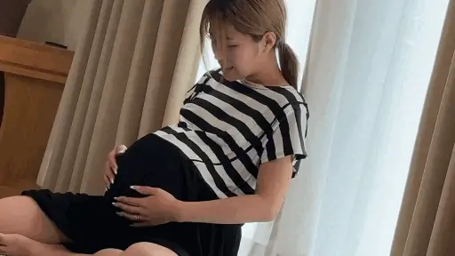 臨月妊婦のお腹【oremo525:R.T】椿りかのエロいGIF画像[ヌケる無料エロ動画【FANZA素人】]